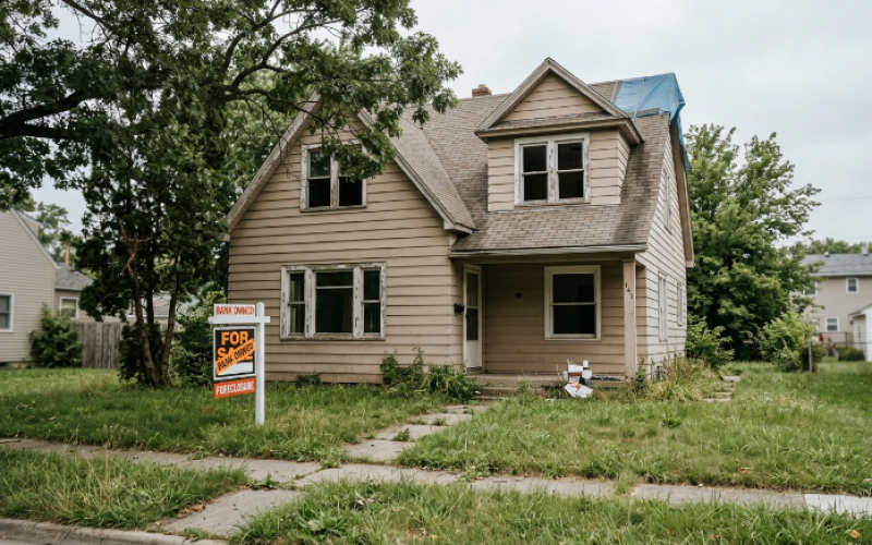 REO (Real Estate Owned) Vs. Short Sale