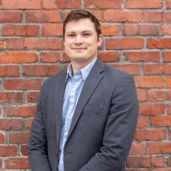 Tia Hoser - Broker/Associate